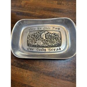 Vintage Wilton Armetale bread tray.